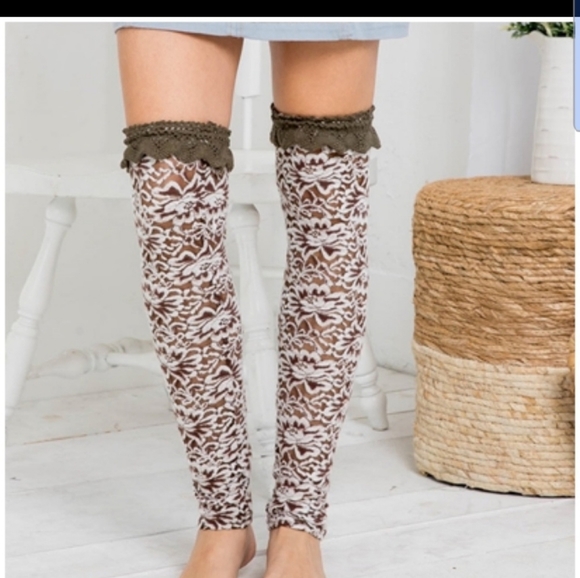 COPY - RYU A'REVE FLORAL. Lace Leg Warmers - Picture 1 of 5